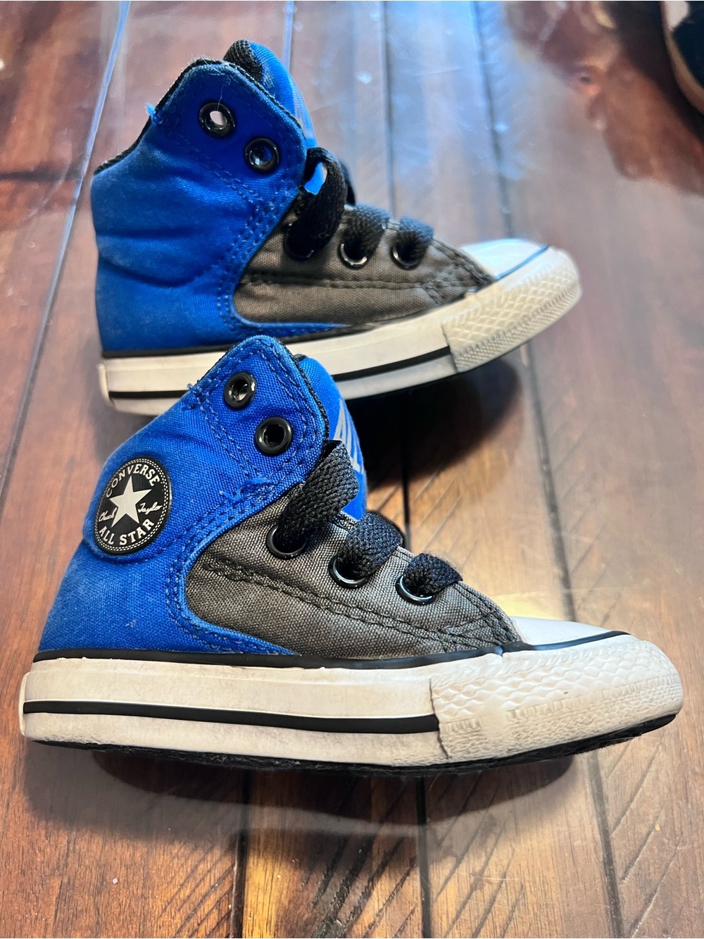 Converse Kids High-Top Sneakers in Black and Blue